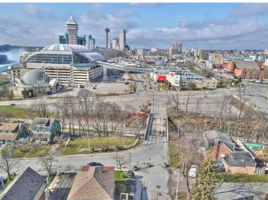 Two Bedrooms Unit With Jacuzzi And Great View Niagara Falls Zewnętrze zdjęcie